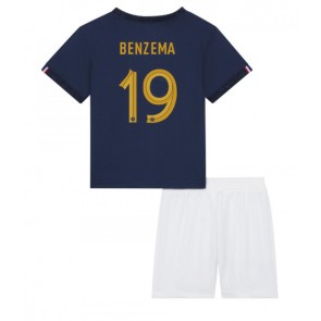Frankrig Karim Benzema #19 Replika Babytøj Hjemmebanesæt Børn VM 2022 Kortærmet (+ Korte bukser)